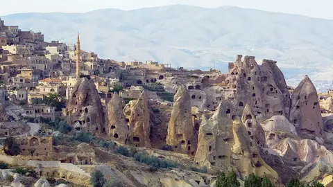 Chimeneas de las Hadas, exterior de la ciudad subterranea.