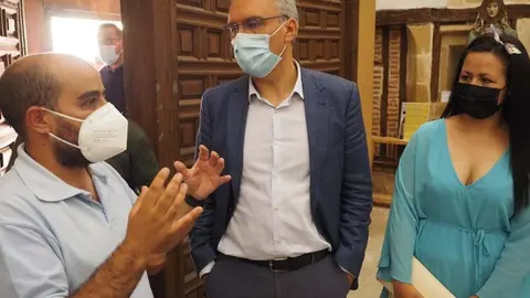 Ayto. Fuentesaúco. Visita Delegado Gobierno y Subdelegados CyL