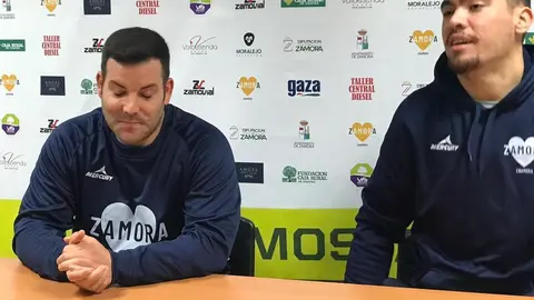 Iván López, entrenador del BM Zamora en rueda de prensa.