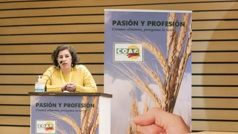 La ganadera zamorana Ángeles Santos.