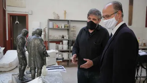 Luis Fuentes en el taller de Ricardo Flecha