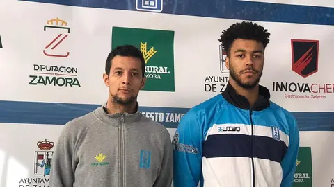 Saulo Hernández e Ismael Tamba, de CB Zamora en la rueda de prensa previa al partido contra Ponferrada.