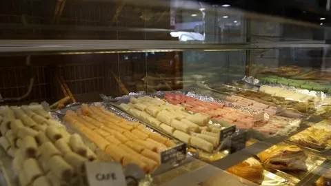 HUESOS DE SANTO  (2)