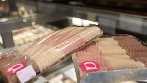 HUESOS DE SANTO  (9)