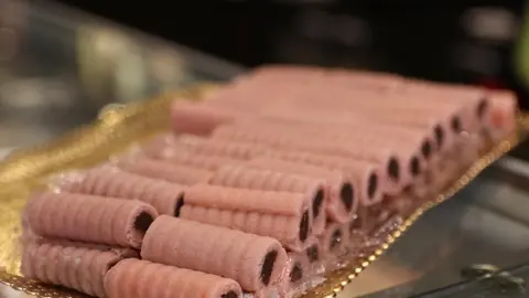 HUESOS DE SANTO  (11)