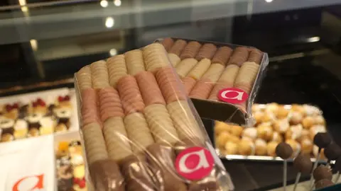 HUESOS DE SANTO  (18)