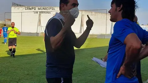 Miguel Losada, entrenador del CD Villaralbo. | FOTO: CD Villaralbo