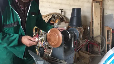 Carlos Redondo: el ganadero de Fariza convertido en tornero