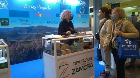 Stand de la Diputaci&oacute;n en el Fairway IV F&oacute;rum Caminos de Santiago
