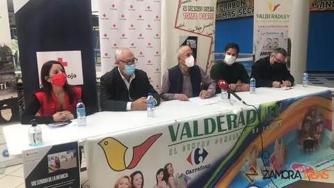 Presentación de la VIII Semana de la Infancia en CC Valderaduey. | FOTO: Marcos Vicente