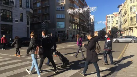 Zamoranos cruzando por el paso de La Farola