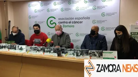 Presentación del calendario en la sede de la Asociación Española contra el Cáncer. Foro Marcos Vicente
