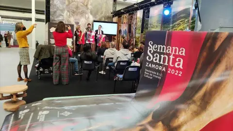 Presentación del cartel de Semana Santa de Zamora 2022 en INTUR. |  FOTO: Zamora News