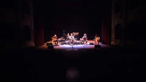 Actuación de Carlos Nuñez en el Teatro Principal