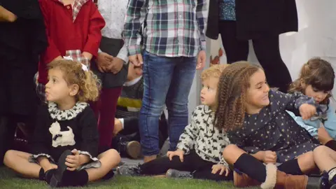 desfile corriendo con el corazón por hugo (78)