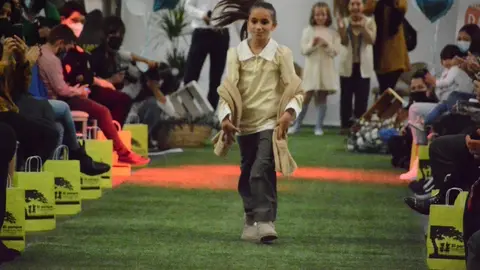 desfile corriendo con el corazón por hugo (125)