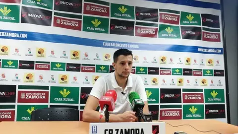 Saulo Hernández en rueda de prensa. | FOTO: Zamora News
