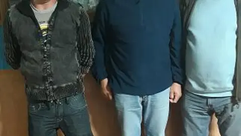 Los concejales del PSOE de Mahíde Raúl Galván, Ángel Carballés y Julio Mata