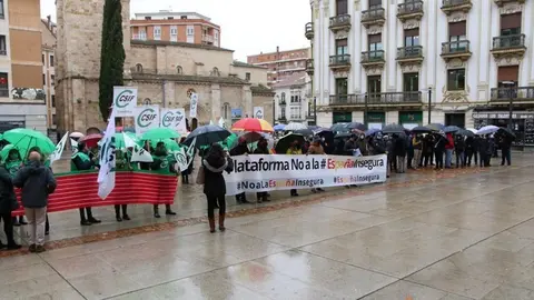 Concentración en la Plaza de Castilla y León contra la modificación de la Ley de Seguridad Ciudadana. Fotos Marcos Vicente