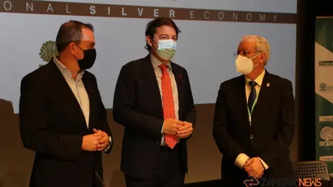 Presidente de la Junta de Castilla y León, Alfonso Fernández Mañueco y el presidente de la Diputación de Zamora, Francisco Requejo en la presentación de la III edición del Congreso Silver Economy. | FOTO: Marcos Vicente