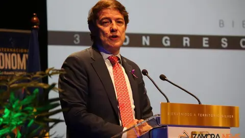 Intervención de Alfonso Fernández
Mañueco, presidente de la Junta de Castilla y León en la inauguración de la III edición del Congreso Silver Economy. | FOTO: Marcos Vicente