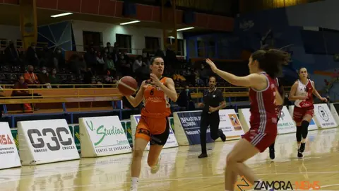 Victoria en casa del CD Zamarat ante el Celta Baloncesto. | FOTO: Marcos Vicente