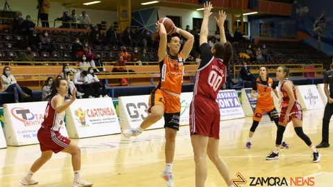 Victoria en casa del CD Zamarat ante el Celta Baloncesto. | FOTO: Marcos Vicente