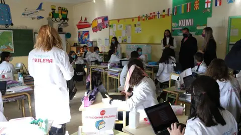 Visita del presidente de la Diputación de Zamora, Francisco Requejo, a las instalaciones del Colegio Trilema. | FOTO: Marcos Vicente