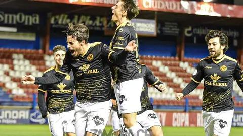 Celebración de un gol del Zamora CF ante el Extremadura UD, en Copa del Rey. | FOTO: Zamora CF