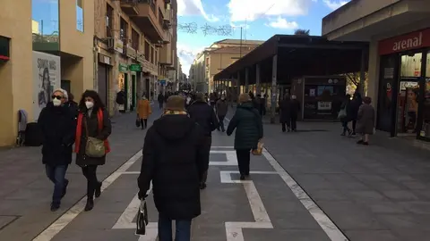 Paseantes por Santa Clara