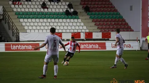 Partido entre el Zamora CF y la Cultural Leonesa. | FOTO: Marcos Vicente