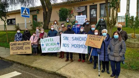 Concentración en defensa de la Sanidad en Pozoantiguo