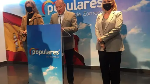 Barrios apoyo Mañueco