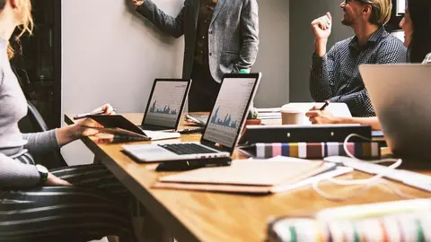 grupo de personas trabajando