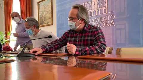 El concejal de Urbanismo, Romualdo Fernández y el alcalde de Zamora, Francisco Guarido.
