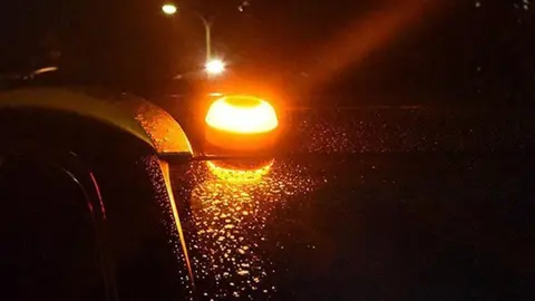 ▷ Luz V16 baliza Help flash