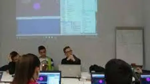 Alumnos de la Vaguada en clase. Foto Facebook