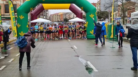 Salida XV edición de la carrera de Navidad de Benavente