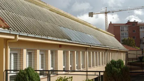 Tejado de amianto de la escuela infantil La Vegilla de Benavente