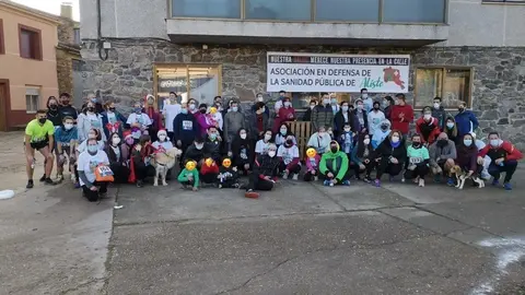 Vecinos de San Vitero reivindican la sanidad pública en la San Silvestre