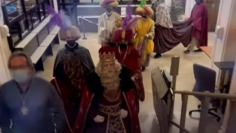 El alcalde de Zamora con la comitiva real en el Ayuntamiento