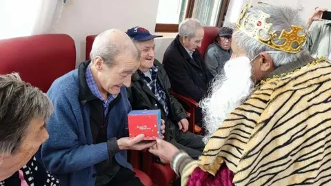 Los Reyes Magos en la Fundación La Paz - Moraleja de Sayago. Fotografía: Facebook