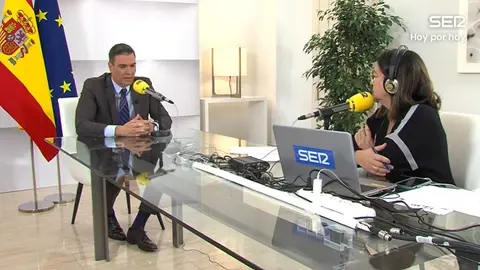Pedro Sánchez durante la entrevista a la Cadena SER