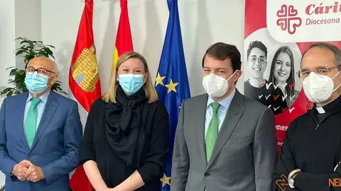 Alfonso Fernández Mañueco, junto a la candidata del PP de Zamora a las elecciones del 13F, Isabel Blanco.
