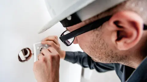 Foto archivo técnico electricista