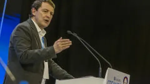 Mañueco, durante su intervención en el Congreso de León