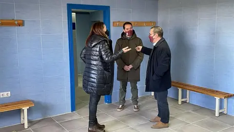 El alcalde de Benavente, 
Luciano Huerga y el concejal de deportes, Fernando Marcos, han visitado los trabajos del 
‘Programa Duplo Los Salados’ que se están realizando en el campo de fútbol Luciano 
Rubio