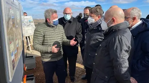 El ministro Planas durante su visita a la provincia