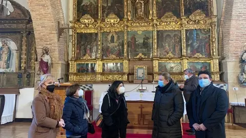Los candidatos del PP en la iglesia de Revellinos