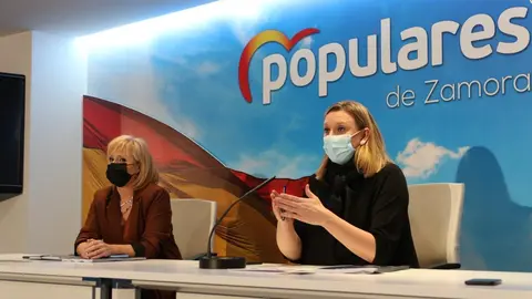 Las candidatas del PP por Zamora en Isabel Blanco (derecha) y Leticia García (izquierda). | FOTO: Marcos Vicente